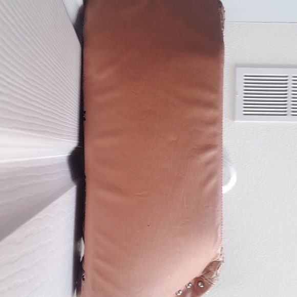 Salmon purse by Nicole Lee - Picture 3 of 7